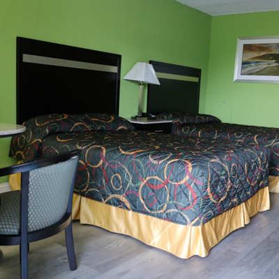 Standard Double Queen Room at Elkton Lodge
